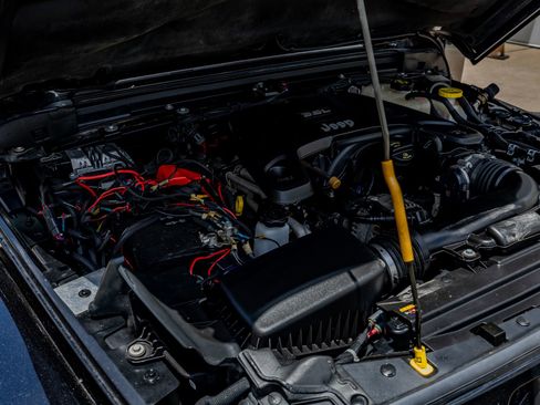 Used 2021 Jeep Gladiator Mojave AWD/4WD image 40