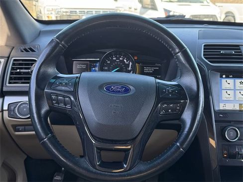 Used 2017 Ford Explorer XLT w/ Equipment Group 202A image 12