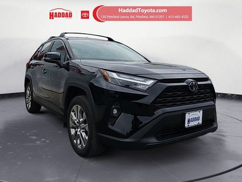 Used 2023 Toyota RAV4 XLE Premium AWD/4WD image 8