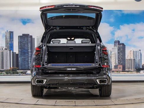 Used 2026 BMW X5 xDrive50e w/ M Sport Package image 12