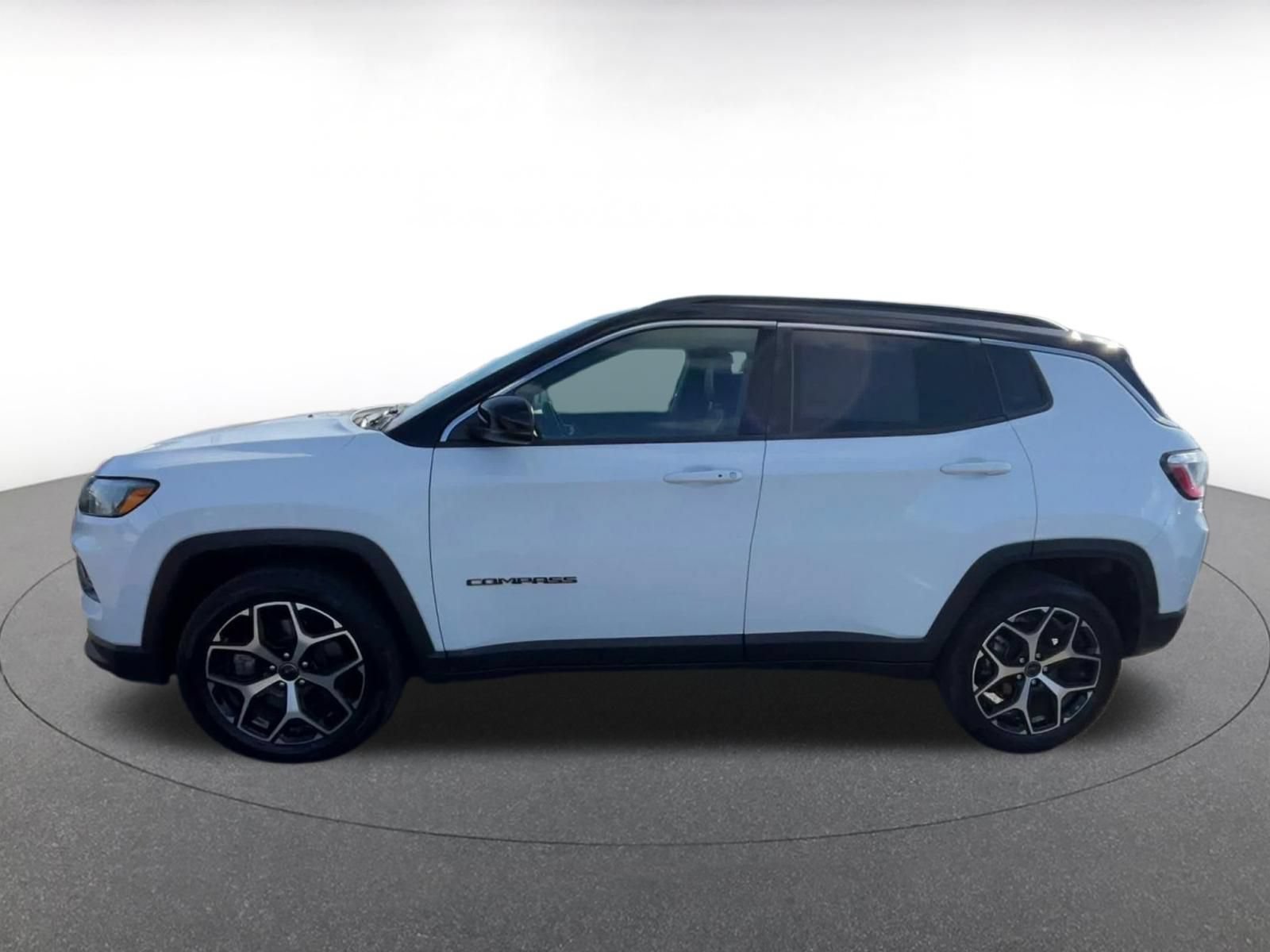Used 2025 Jeep Compass Limited AWD/4WD image 7