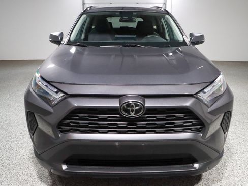 Used 2023 Toyota RAV4 XLE w/ Convenience Package FWD image 4