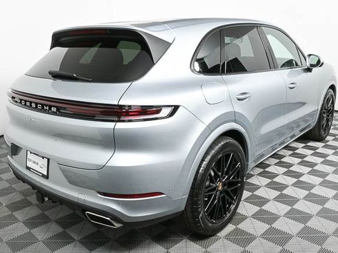 Certified 2025 Porsche Cayenne image 28