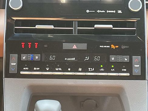 Used 2019 Toyota Avalon Limited w/ Advanced Safety Package FWD image 16