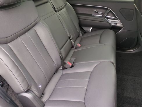 New 2025 Land Rover Range Rover Long Wheelbase SE image 20