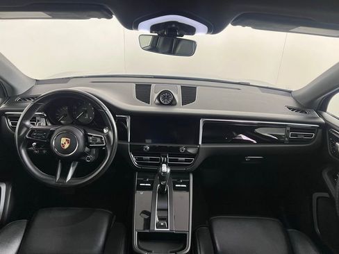 Certified 2024 Porsche Macan image 22