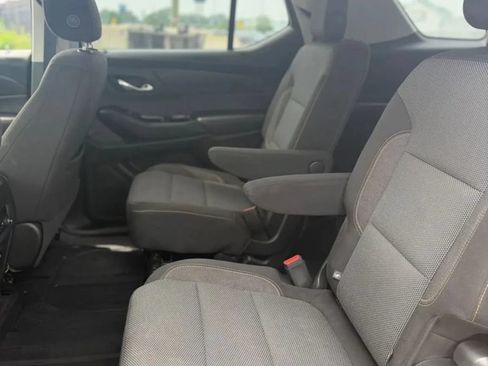 Used 2018 Chevrolet Traverse LT w/ LPO, Floor Liner Package AWD/4WD image 18