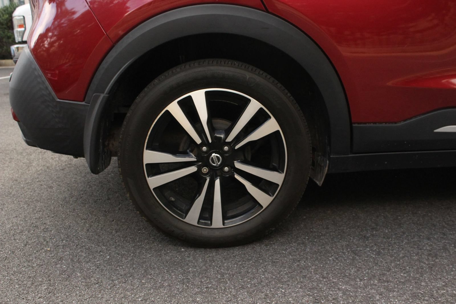 Used 2020 Nissan Kicks SR FWD image 5