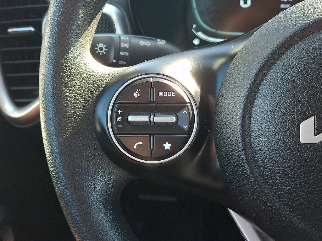 Used 2023 Kia Soul LX FWD image 21