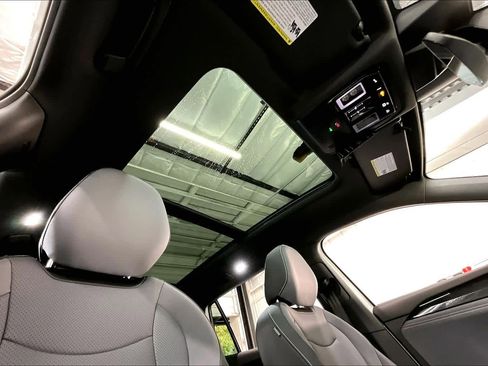 New 2026 Volkswagen Tiguan SE R-Line image 29