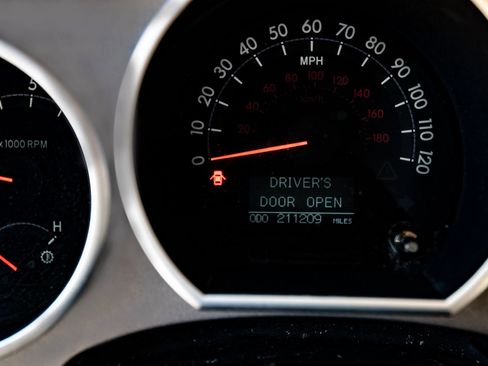 Used 2012 Toyota Sequoia Platinum image 40