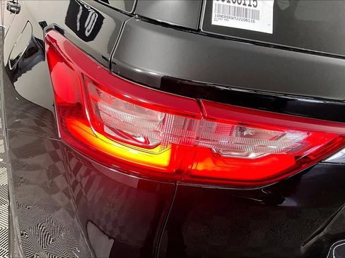Used 2018 Chevrolet Traverse LT FWD image 28