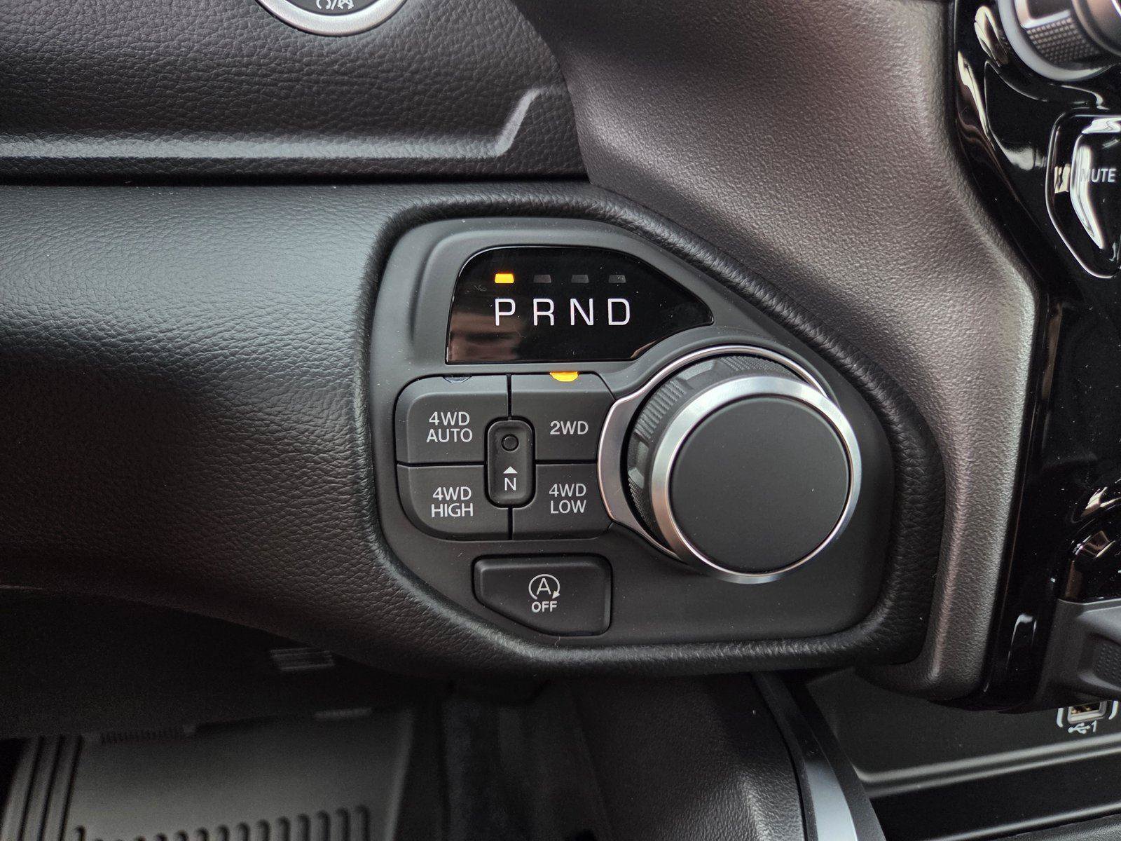 New 2026 RAM 1500 Big Horn AWD/4WD image 17