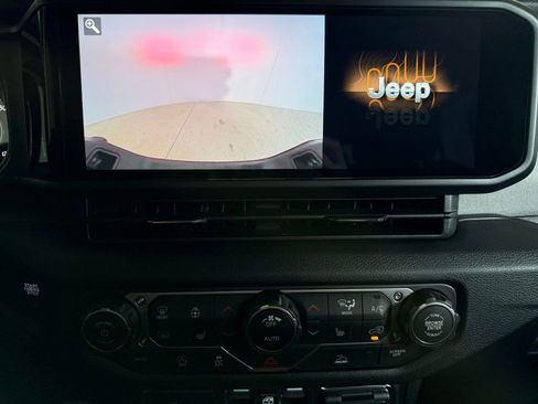 New 2025 Jeep Gladiator Sport AWD/4WD image 21