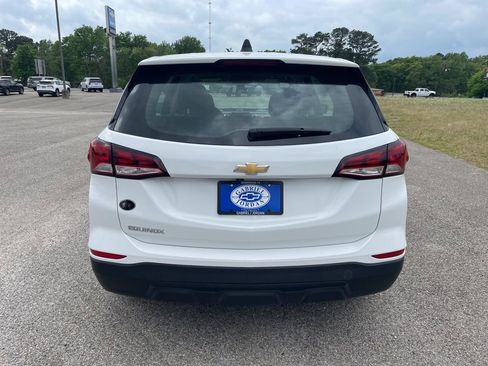 Used 2022 Chevrolet Equinox LS image 4