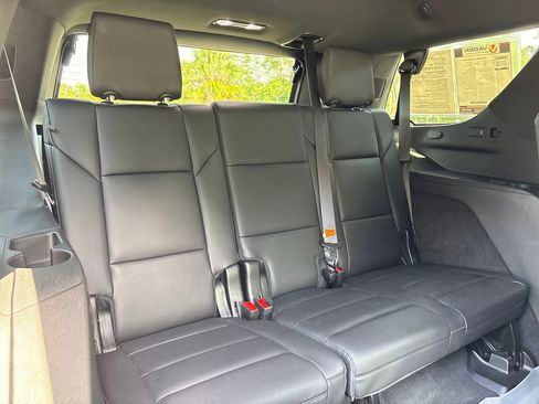 Used 2021 Cadillac Escalade Luxury AWD/4WD image 34
