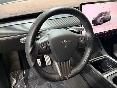 Used 2022 Tesla Model Y Performance AWD/4WD image 8