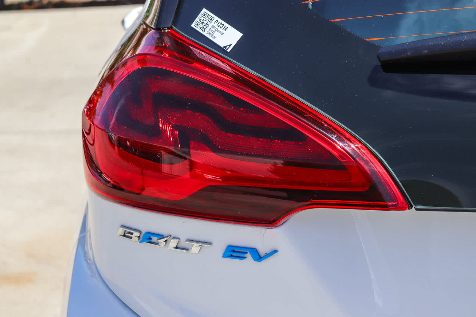 Used 2020 Chevrolet Bolt Premier w/ Infotainment Package FWD image 7