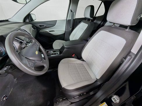 Used 2024 Chevrolet Equinox LS w/ LS Convenience Package FWD image 2