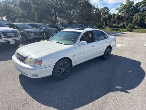 Used 1999 Toyota Avalon XL w/ PWR Seat Pkg image 1