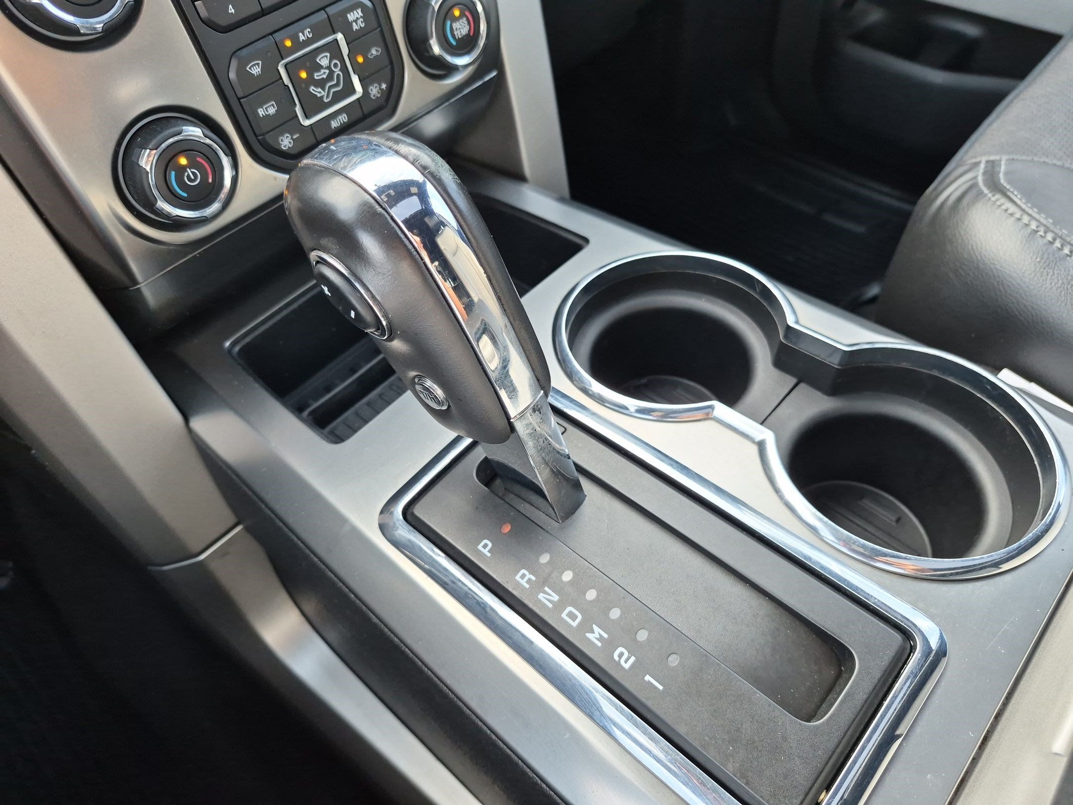 Used 2014 Ford F150 FX4 w/ Equipment Group 402A Luxury AWD/4WD image 26