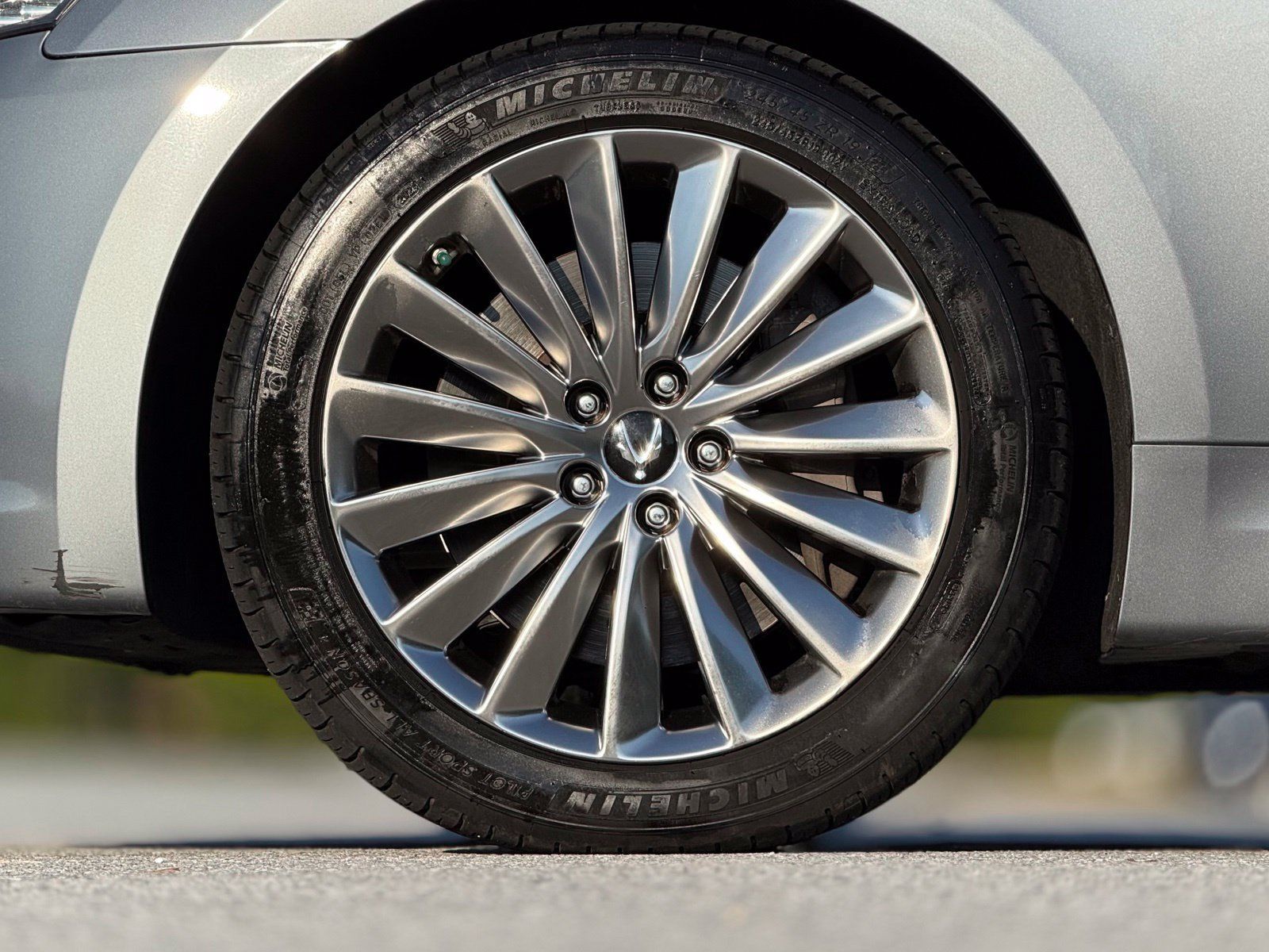 Used 2014 Hyundai Equus Signature RWD image 18