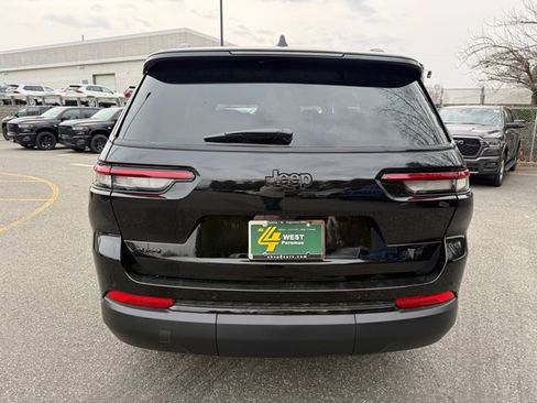 New 2025 Jeep Grand Cherokee L Altitude image 9
