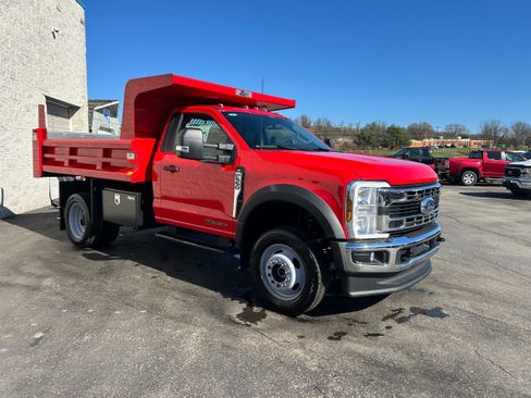 New 2025 Ford F550 4x4 Regular Cab Super Duty image 13