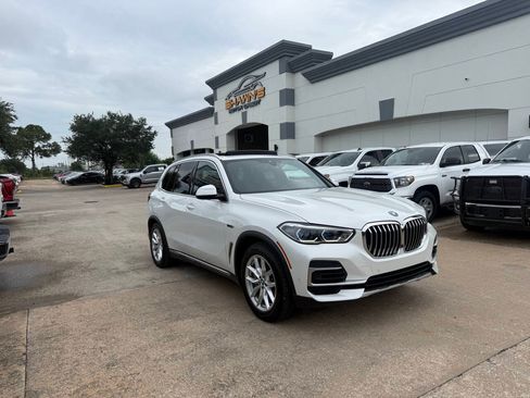 Used 2023 BMW X5 xDrive45e w/ Executive Package AWD/4WD image 2