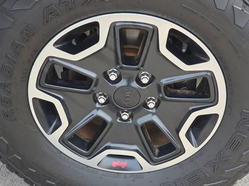 Used 2016 Jeep Wrangler Unlimited Rubicon AWD/4WD image 20