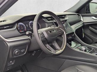 New 2025 Jeep Grand Cherokee L Altitude video 3