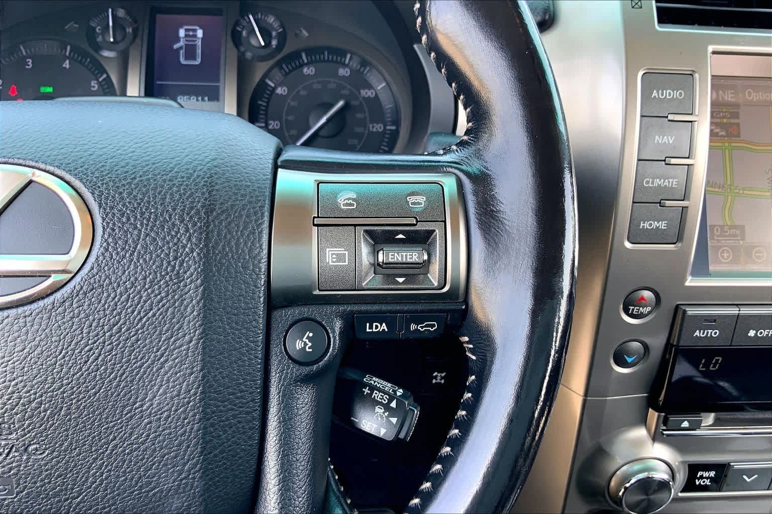 Used 2016 Lexus GX 460 Luxury AWD/4WD image 23