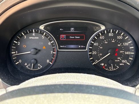 Used 2017 Nissan Altima 2.5 SR FWD image 21