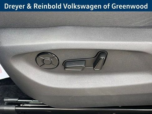 New 2026 Volkswagen Tiguan SE image 26