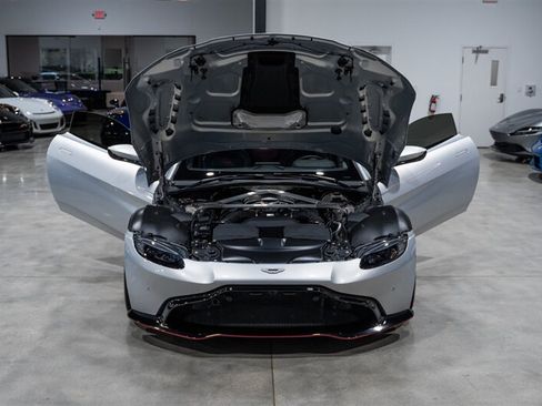 Used 2019 Aston Martin V8 Vantage Coupe RWD image 35