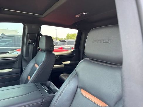 Used 2024 GMC Sierra 1500 AT4 w/ Technology Package AWD/4WD image 14