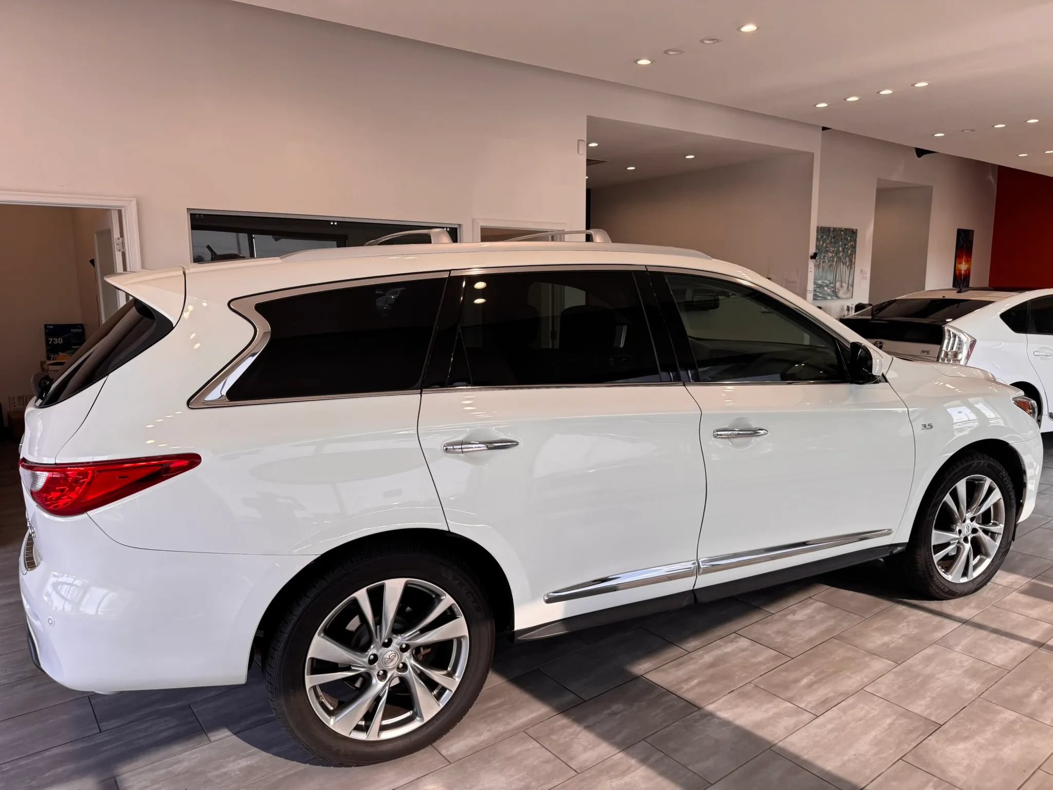 Used 2014 INFINITI QX60 FWD w/ Deluxe Touring Package image 16