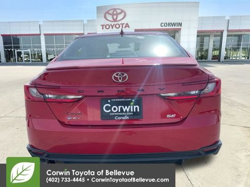 Used 2025 Toyota Camry SE FWD image 4
