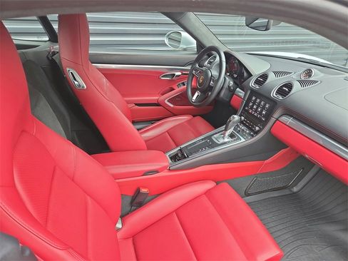 Used 2021 Porsche 718 Cayman GT4 image 15