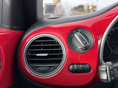 Used 2019 Volkswagen Beetle 2.0T S image 22