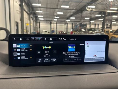 Used 2023 Genesis GV80 3.5T w/ Prestige Package AWD/4WD image 40