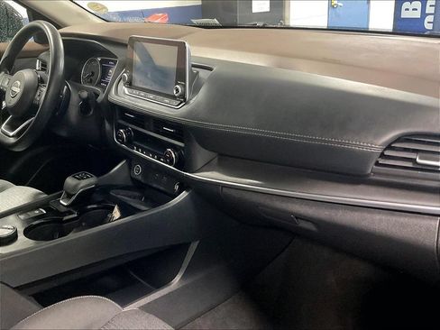 Used 2023 Nissan Rogue SV AWD/4WD image 14