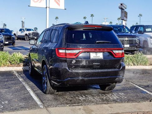 Certified 2024 Dodge Durango SXT w/ SXT Blacktop Group image 7