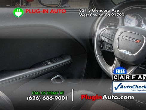 Used 2017 Dodge Challenger SXT image 14