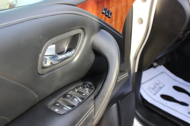 Used 2017 INFINITI QX80 4WD w/ Deluxe Technology Package image 7