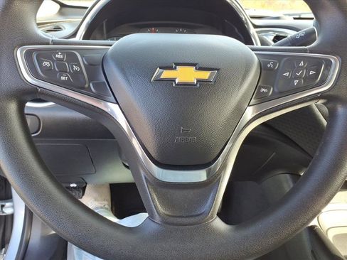 Used 2018 Chevrolet Malibu LT image 16