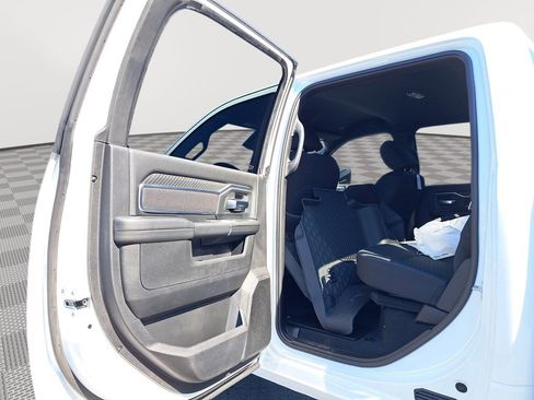New 2026 RAM 2500 Big Horn AWD/4WD image 13