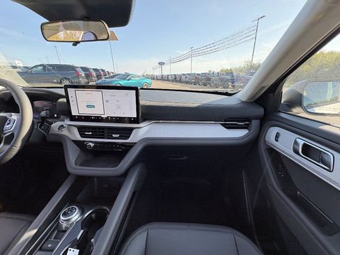 New 2026 Ford Explorer Active AWD/4WD image 19