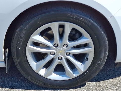 Used 2018 Chevrolet Malibu LT FWD image 8