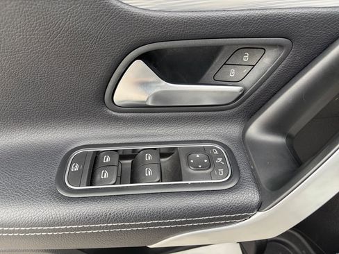 Used 2020 Mercedes-Benz A 220 4MATIC w/ Premium Package image 10